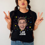 T-shirt Amusant Personnalisé Anniversaire Fête Photo perso<br><div class="desc">Injectez une dose de rire et de plaisir personnalisé dans le bain d'anniversaire avec notre Funny Personnalisé Birthday Party Photo T-Shirt personnalisé. Cette chemise n'est pas seulement un tee d'anniversaire ordinaire ; c'est une façon hilarante et mémorable de célébrer l'invité d'honneur. Doté d'un joli design de chemise assortie à l'anniversaire,...</div>