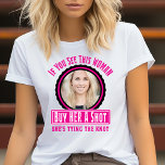T-shirt Amusante Mariée Bachelorette<br><div class="desc">Célébrez la future mariée avec notre chemise de soirée de bachelorette amusante ! Cette chemise ludique et élégante présente un design amusant avec la photo de la mariée, ce qui en fait la tenue parfaite pour les demoiselles d'honneur de Team Bride, la bonne d'honneur et tous ses amis les plus...</div>