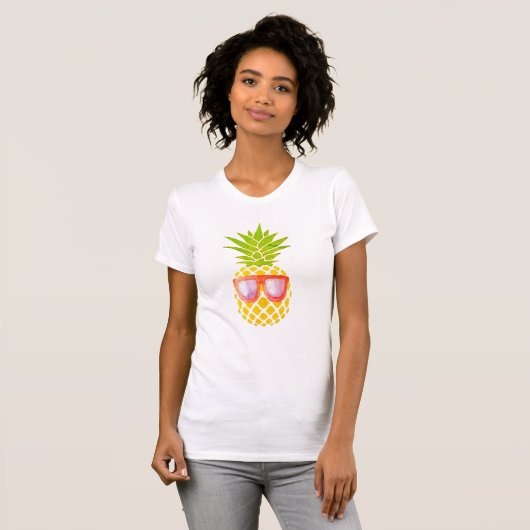 T-shirt Ananas Mignonne Avec Lunettes De Soleil, Plage Amu (Devant entier)