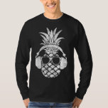 T-shirt Ananas vintage Hawaiian Aloha Beach Cockt aux frui<br><div class="desc">Vintage ananas Hawaiian Aloha Beach Cool de cocktails</div>