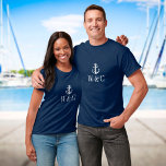 T-shirt Ancre de bateau nautique Monogramme personnalisé<br><div class="desc">Un design nautique élégant avec une ancre et une corde de bateau,  des initiales monographiques personnalisées et des rayures bleu marine et blanc élégant. Conçu par Thisisnotme©</div>