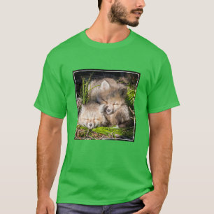 T-shirt Animaux de bébés cutest   Baby Red Fox Kits Sleepi