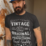 T-shirt Anniversaire Personnalisé Vintage Âgé À Perfection<br><div class="desc">Un design de typographie vintage décorative pour célébrer l'anniversaire avec une année personnalisée. Il est écrit : Vintage 100% authentique,  édition limitée. Original,  vieilli à la perfection. La qualité la plus recherchée.</div>