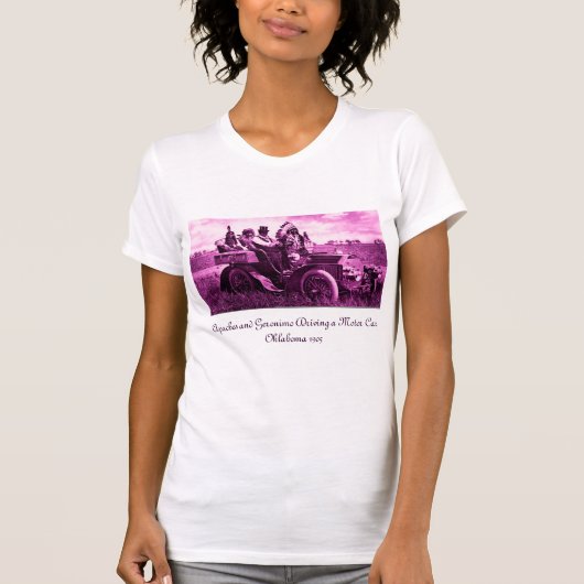 T-SHIRT APACHES ET GERONIMO CONDUISANT UNE VOITURE À MOTEU (Devant)