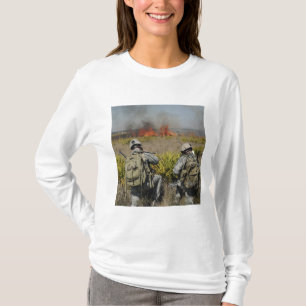 T-shirt Appel de soldats dans l'information