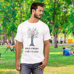 T-shirt Arbre familial Réunion familiale personnalisée<br><div class="desc">Commémorez votre réunion de famille avec cet élégant T-shirt. Il est décoré d'un arbre généalogique en mosaïque colorée et est facilement personnalisable avec votre nom de famille. Utilisez l'option Personnaliser supplémentaire pour modifier la taille, le style ou la couleur du texte. Parce que nous créons notre oeuvre, vous ne trouverez...</div>