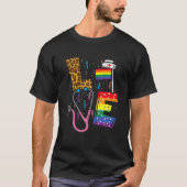 T-shirt Arc en ciel Drapeau Amour infirmière RN Scrub Top  (Devant)