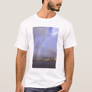 T-shirt Arc-en-ciel sur Honolulu, Hawaï, États-Unis