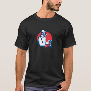 T-shirt Arme à feu de peinture de pulvérisation de peint