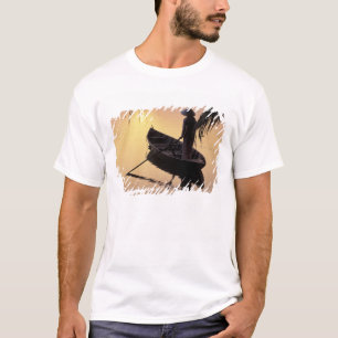 T-shirt Asie, Viêt Nam, delta du Mékong, Can Tho. Soir