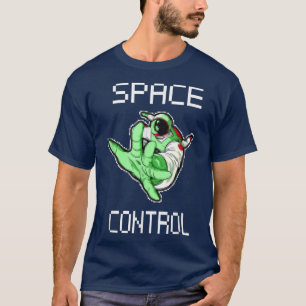 T-shirt Astronaut in 8bit optics and space control 