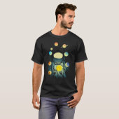 T-shirt Astronaut jonglant planètes art étoiles et espace (Devant entier)