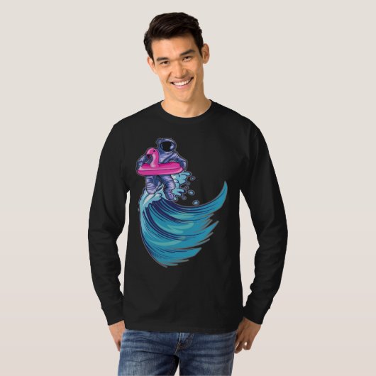 T-shirt Astronaut Surfing Ocean Waves With Pink Flamingo F (Devant entier)