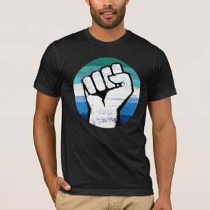 T-shirt au poing de la fierté gay masculine