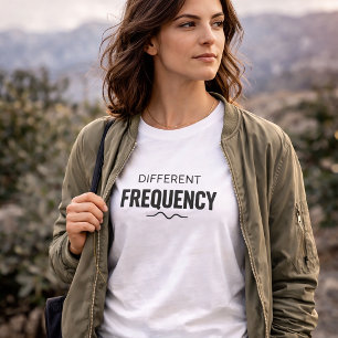 T-shirt avec citation minimaliste de fréquence dif