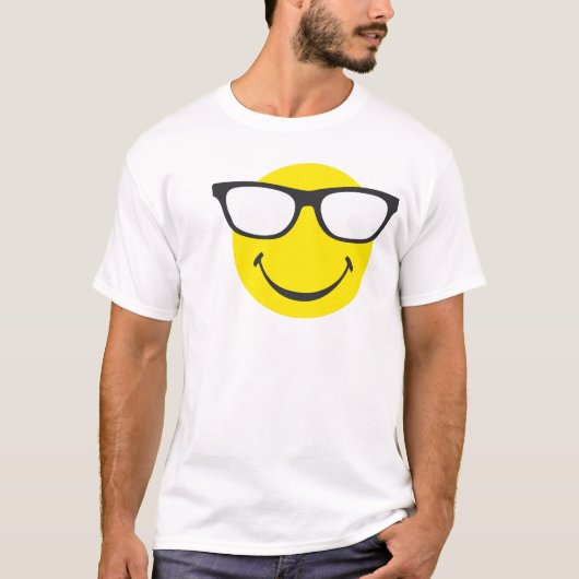 T-shirt avec des lunettes cool (Devant)