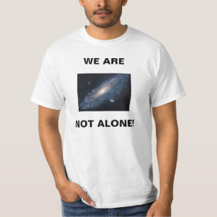 T-shirt avec l'image montrant la galaxie avec des