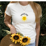 T-shirt avec soleil<br><div class="desc">Étalez le soleil avec ce t-shirt "Sunshine into" qui donne du pouvoir ! Collection correspondante disponible !</div>