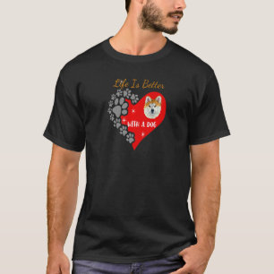 T-shirt Avec Un Chien Akita