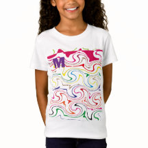 T-shirt avec un joli design de l'alphabet «M» pour
