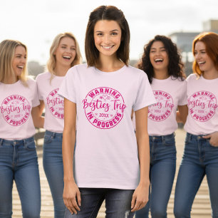 T-shirt Avertissement Besties Voyage en cours Magenta sur