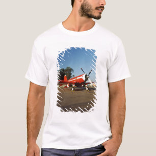 T-shirt avion F2G-1D Super Corsair lors d'un spectacle aér