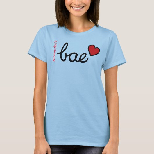T-shirt Bae bébé texte & coeur rouge avec nom de petit ami (Devant)