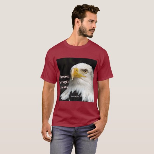 T-shirt Bald eagle profile head on black background. T-Shi (Devant entier)