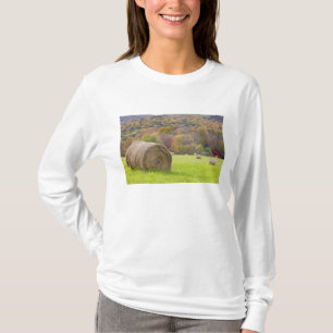 T-shirt Balles de foin et feuillage d'automne à la ferme,