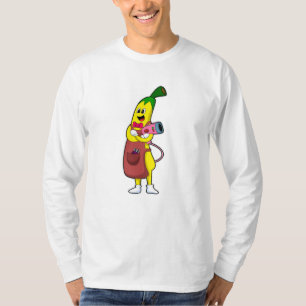 T-shirt Banana en coiffeur avec sèche-cheveux