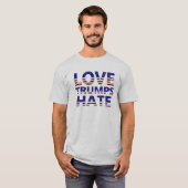 T-shirt Bannière étoilée de haine d'atouts d'amour (Devant entier)