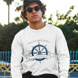 T-shirt Bateau De Croisière Personnalisé Manche Nautique L<br><div class="desc">Chic tee-shirts à manches longues pour votre croisière sur la mer avec un volant bleu marine. Ce design sur le thème nautique est parfait pour les tee - shirts de réunion de famille en accord avec classe pour commémorer le voyage spécial. Personnalisez avec votre nom de famille et votre année....</div>