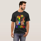 T-shirt Be Kind Sign Language Hand Talking LGBTQ Gay Les P (Devant entier)