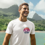 T-shirt Beach Cruise Custom Family Reunion Pocket Logo<br><div class="desc">Cool assorti aux t-shirts de vacances pour un père,  une mère,  une soeur et un frère à porter sur une croisière sur l'île. Doté de beaux palmiers face à un joli coucher de soleil de plage rose. Parfait tee - shirt sur mesure pour votre séjour d'été à la mer.</div>