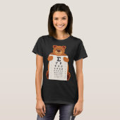 T-shirt Bears Baby Bear Holding Eye Chart Artistic Opticia (Devant entier)
