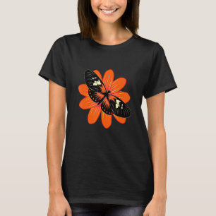 T-shirt Beau Papillon Sur Un Papillon Fleur Design