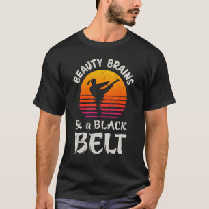 T-shirt Beauté Classique Cerveaux Et Une Fille De Karaté C