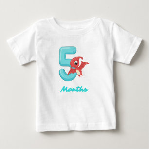 T-shirt bébé dinosaure mignon de cinq mois