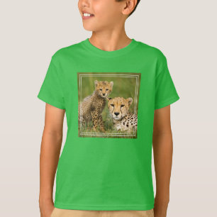 T-shirt Bébé guépard et parent dans l'herbe
