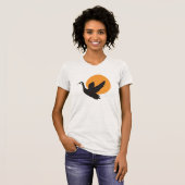 T-shirt Bel oiseau mignon et coucher du soleil d'oie de (Devant entier)