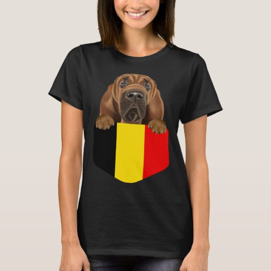 T-shirt Belgium Flag Bloodhound Dog In Pocket (Devant)