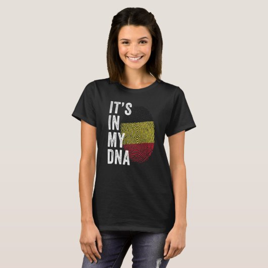 T-shirt Belgium It's In My DNA Cute Belgian Flag Fingerpri (Devant entier)