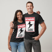 T-shirt Beware Knockout Knees are Flying (Unisexe)