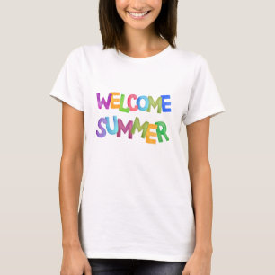 T-shirt bienvenue typographie colorée de vacances d'été