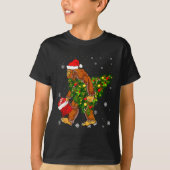 T-shirt Bigfoot Carrying Christmas Tree Sasquatch Believer (Devant)