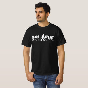 T-shirt Bigfoot portant un arbre de Noël Joyeux Noël