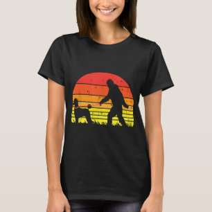 T-shirt Bigfoot Sasquatch Poodle Sunset Retro Amoureux des