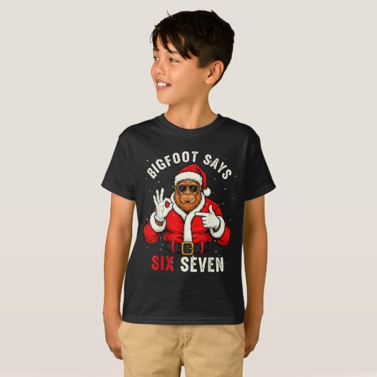 T-shirt Bigfoot Says Six Seven Funny Christmas 67 Meme Xma (Devant entier)