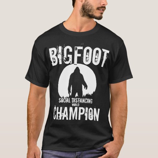 T-shirt Bigfoot Social Distances champion (Devant)