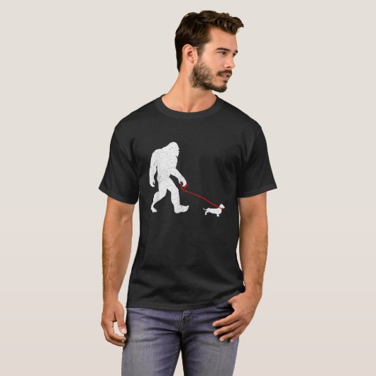 T-shirt Bigfoot Walking Dachshund Weiner Dog Sasquatch Gif (Devant entier)